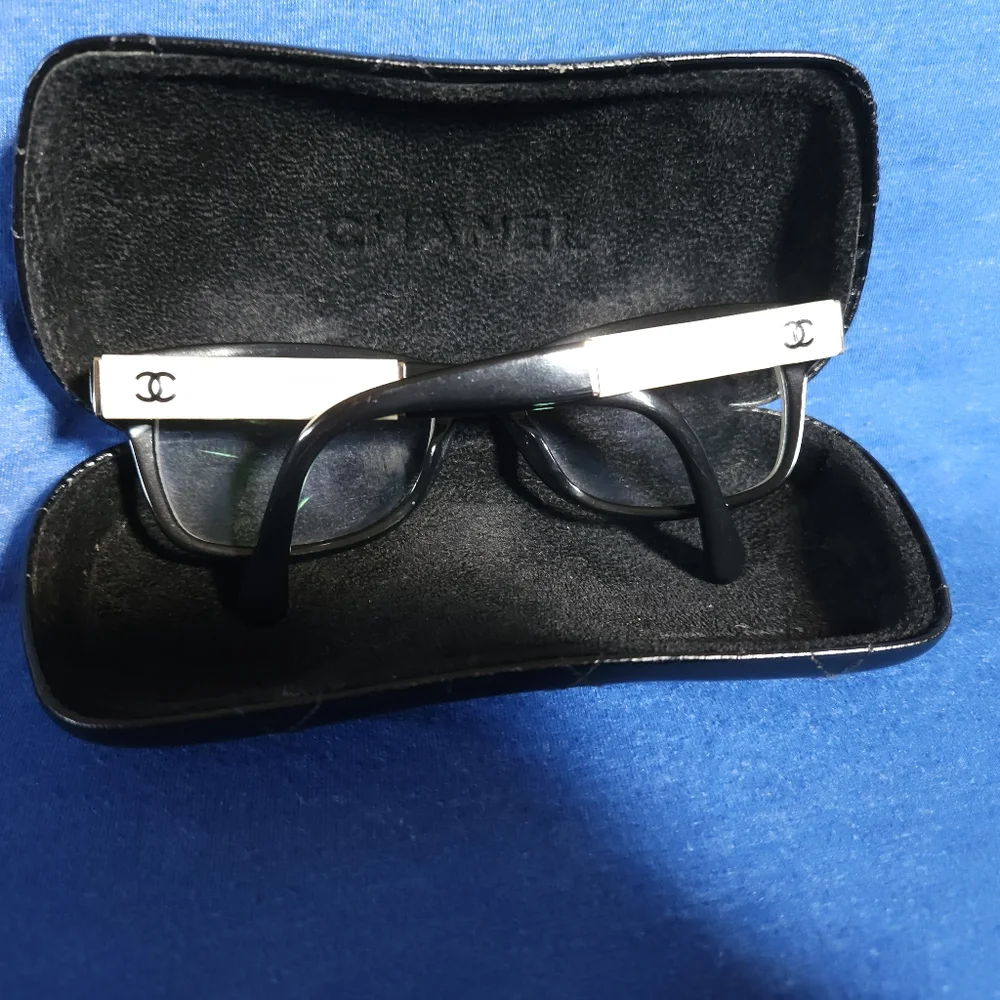 CHANEL glasses in black and cream W Quilted Lambskin Black Leather Case VINTAGE - Picture 16 of 16